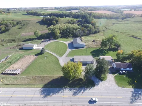 1109 E 132nd Street N Grinnell IA 50112