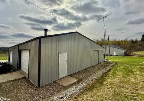 1109 E 132nd Street N Grinnell IA 50112