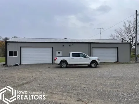 1109 E 132nd Street N Grinnell IA 50112