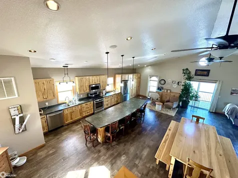 1109 E 132nd Street N Grinnell IA 50112