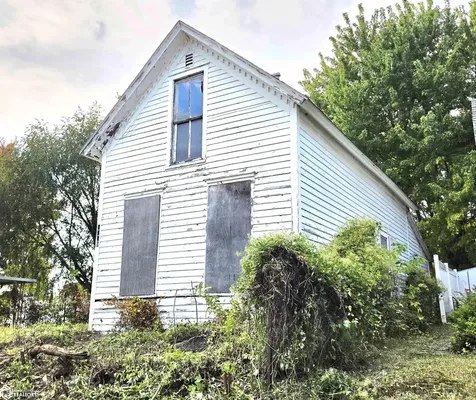 1309 S 10th Street Burlington IA 52601