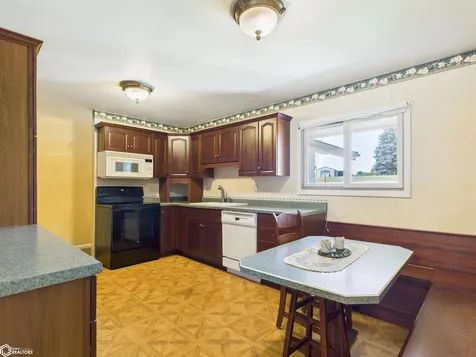 3295 Middle Road Keokuk IA 52632