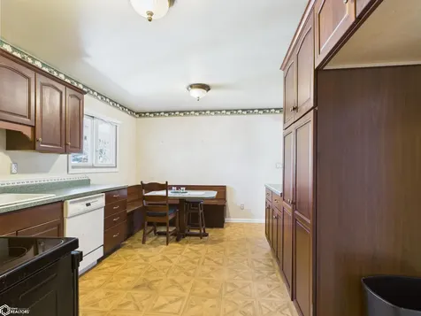 3295 Middle Road Keokuk IA 52632