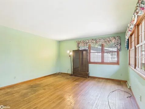 3295 Middle Road Keokuk IA 52632