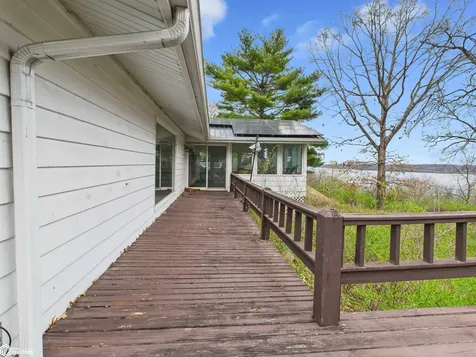 3295 Middle Road Keokuk IA 52632