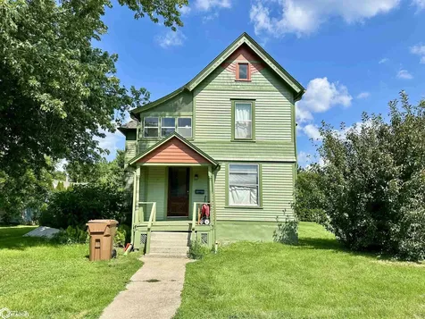 1202 Main Street Grinnell IA 50112