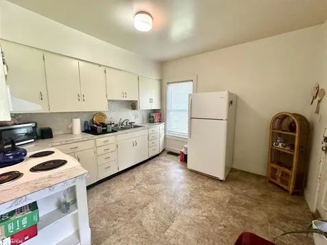 1202 Main Street Grinnell IA 50112