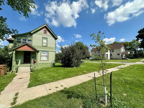 1202 Main Street Grinnell IA 50112