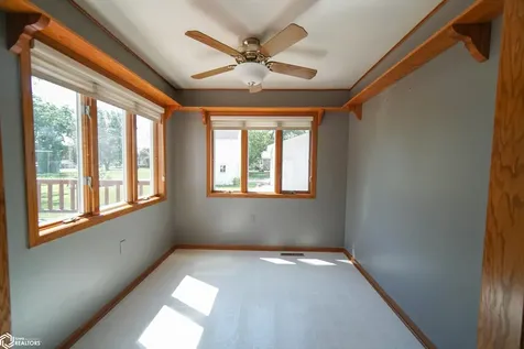 610 7th Avenue Ackley IA 50601