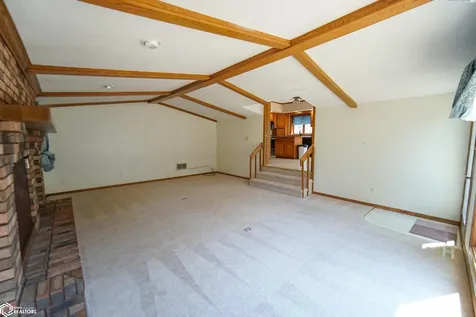 610 7th Avenue Ackley IA 50601