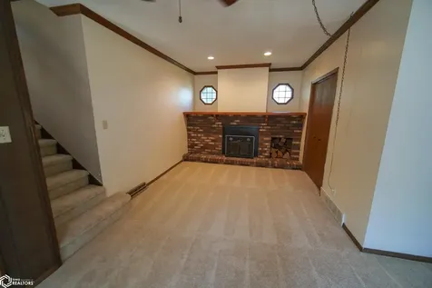 610 7th Avenue Ackley IA 50601