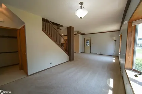 610 7th Avenue Ackley IA 50601