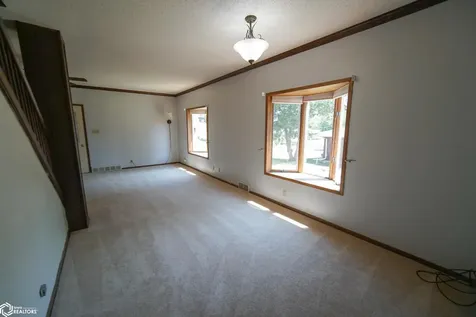 610 7th Avenue Ackley IA 50601