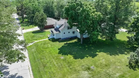610 7th Avenue Ackley IA 50601