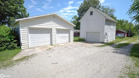 610 7th Avenue Ackley IA 50601