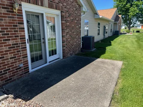 620 Layne Dr Unit 2 West Burlington IA 52655