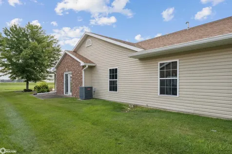 620 Layne Dr Unit 2 West Burlington IA 52655