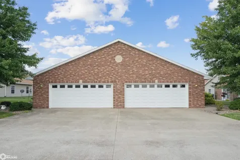 620 Layne Dr Unit 2 West Burlington IA 52655