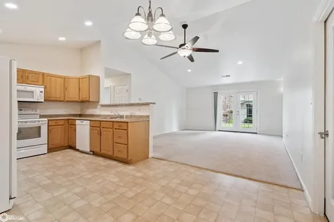 620 Layne Dr Unit 2 West Burlington IA 52655