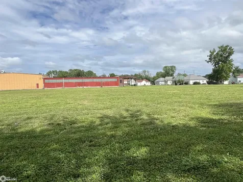 610 W Stone Avenue Fairfield IA 52556