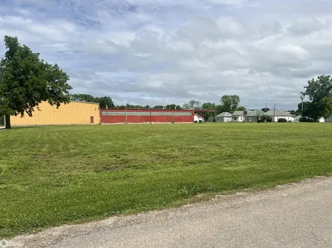 610 W Stone Avenue Fairfield IA 52556