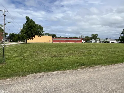 610 W Stone Avenue Fairfield IA 52556
