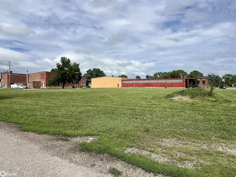 610 W Stone Avenue Fairfield IA 52556