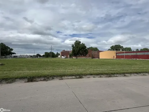 610 W Stone Avenue Fairfield IA 52556