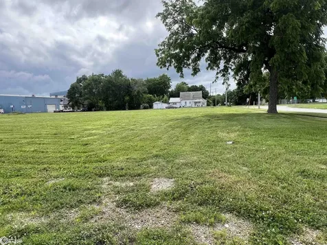 610 W Stone Avenue Fairfield IA 52556