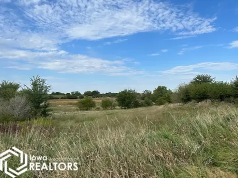 2315 Lake Trail Fairfield IA 52556
