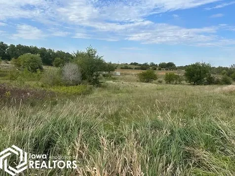 2315 Lake Trail Fairfield IA 52556