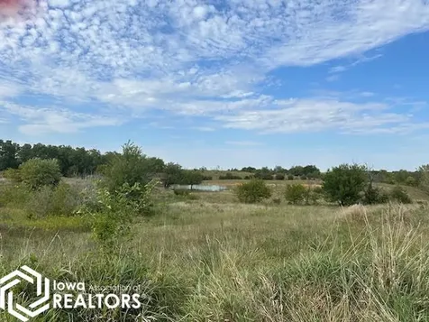 2315 Lake Trail Fairfield IA 52556