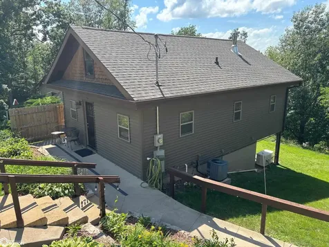 6110 N Lakeshore Drive Brooklyn IA 52211