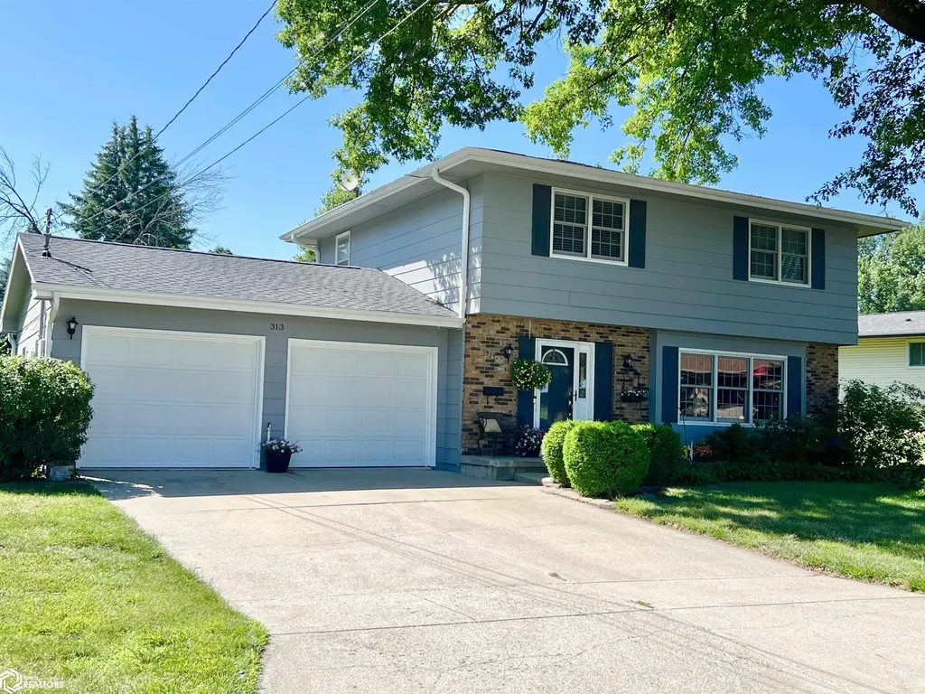 313 E 29th Street S Newton IA 50208