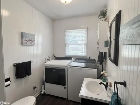 313 E 29th Street S Newton IA 50208