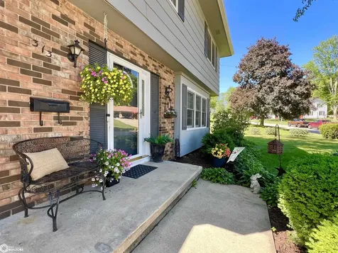 313 E 29th Street S Newton IA 50208