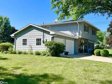 313 E 29th Street S Newton IA 50208