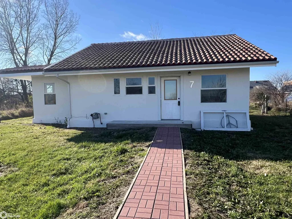 2151 185th Street Fairfield IA 52556