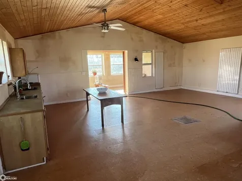 2151 185th Street Fairfield IA 52556