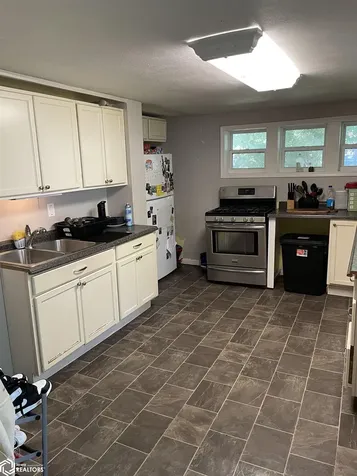 1004 Spring Street Burlington IA 52601