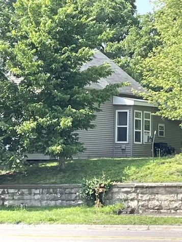 1004 Spring Street Burlington IA 52601