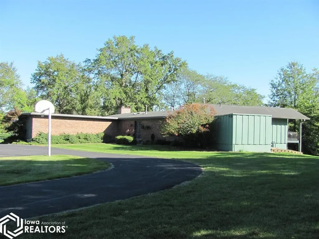 2 Birchwood Heights Drive Ottumwa IA 52501
