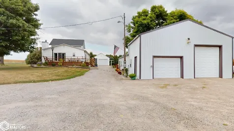 16337 Thrush Avenue Mason City IA 50401