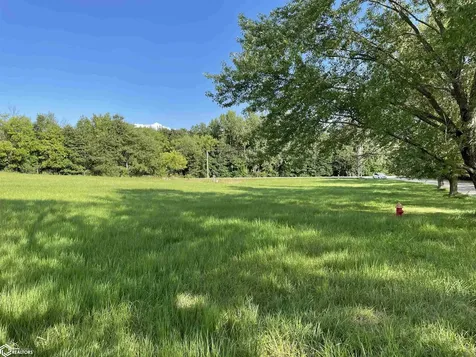 1101 Lakeview Drive Fairfield IA 52556-3809