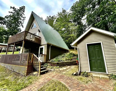 1126 Lakeshore Drive Brooklyn IA 52211