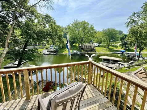1126 Lakeshore Drive Brooklyn IA 52211