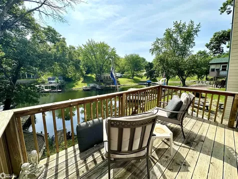 1126 Lakeshore Drive Brooklyn IA 52211