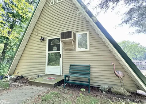 1126 Lakeshore Drive Brooklyn IA 52211