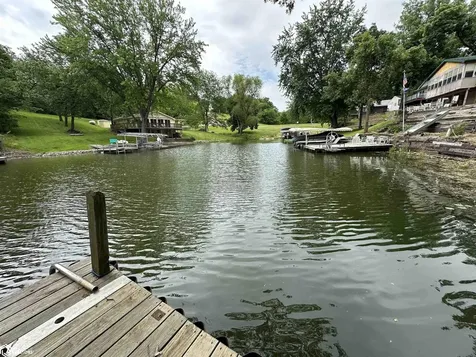 1126 Lakeshore Drive Brooklyn IA 52211