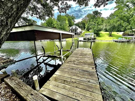 1126 Lakeshore Drive Brooklyn IA 52211